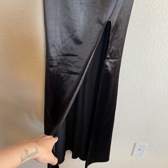 Lulus satin high slit gown - Picture 4 of 13